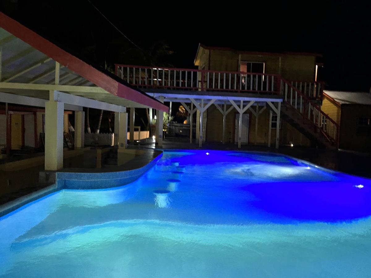 Tropical Paradise Express Caye Caulker Exterior photo